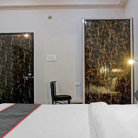 Hotel Townhouse Navneeta Grand à Kakarmatha Extérieur photo