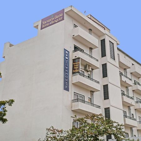 Hotel Townhouse Navneeta Grand à Kakarmatha Extérieur photo